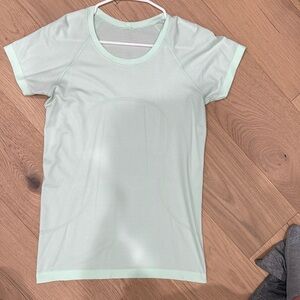 Lululemon Swiftly Tech 2.0 size 8 Color Sea Mist